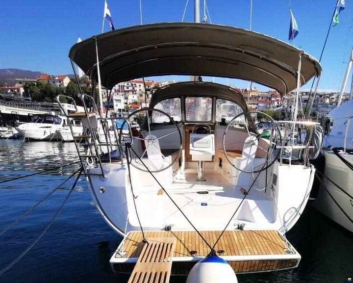 Bavaria Cruiser 37