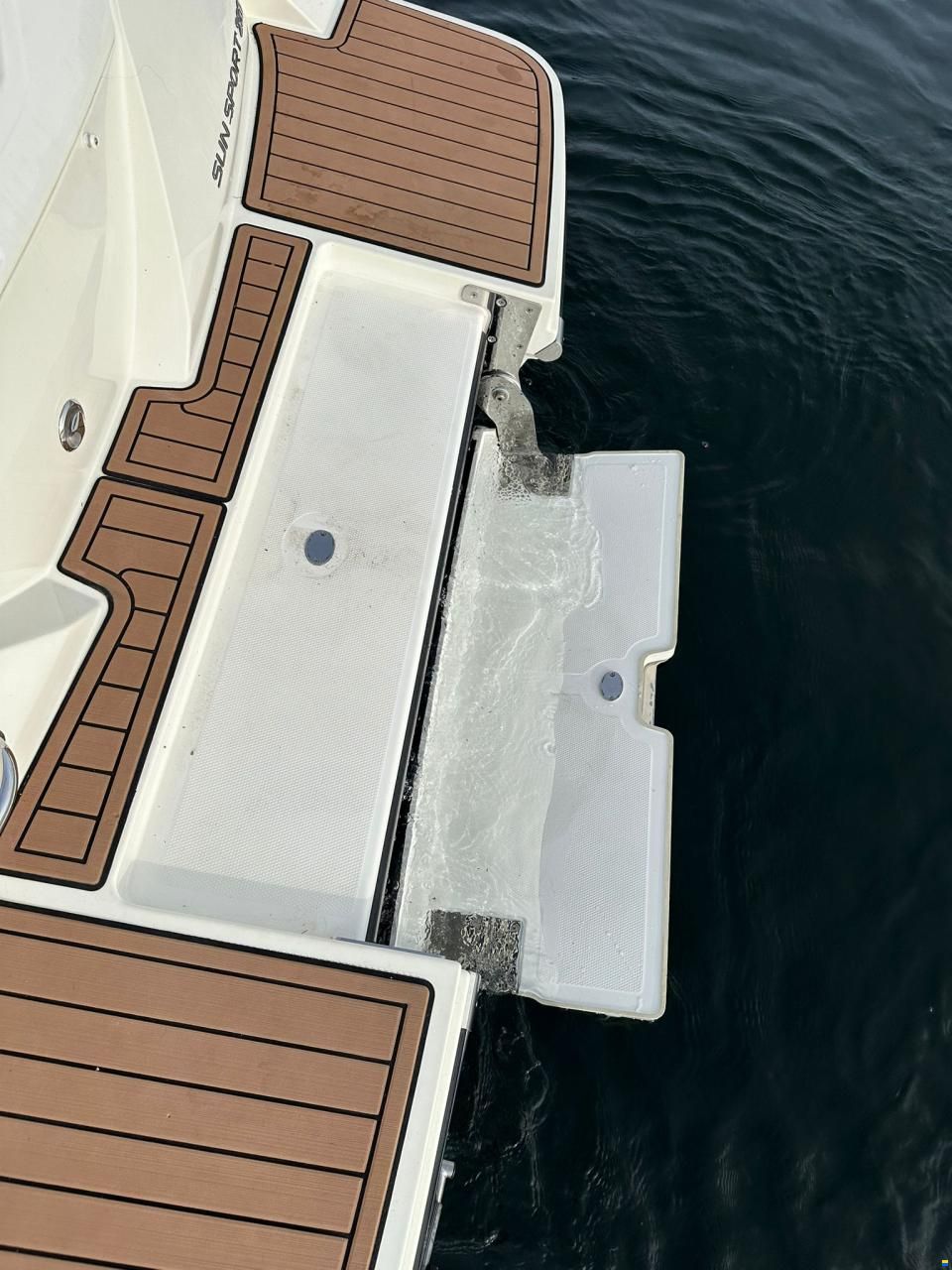 Sea Ray Sun Sport 230