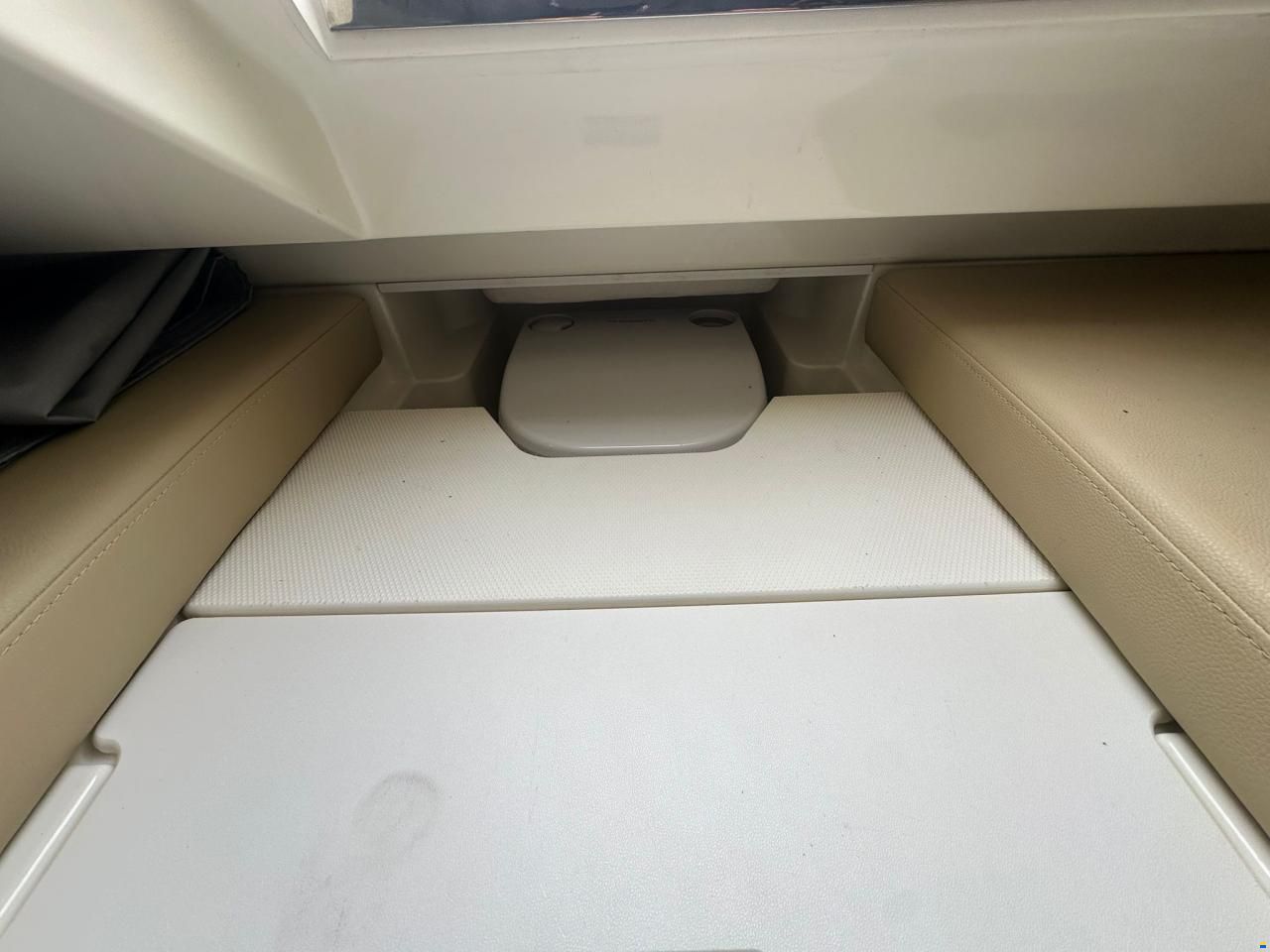 Sea Ray Sun Sport 230