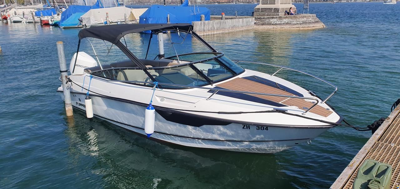 Flipper 670 Day Cruiser