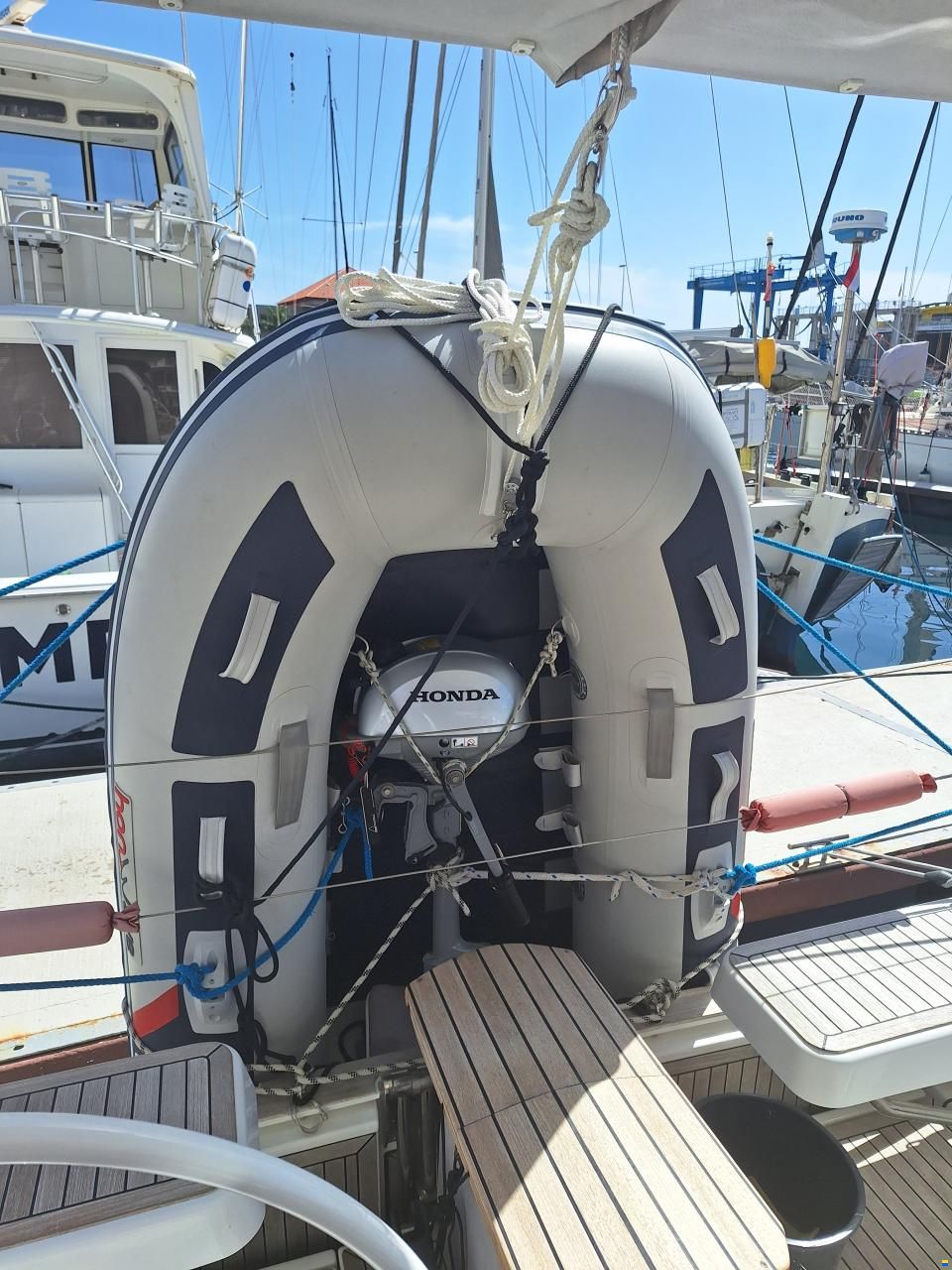 Hanse 418