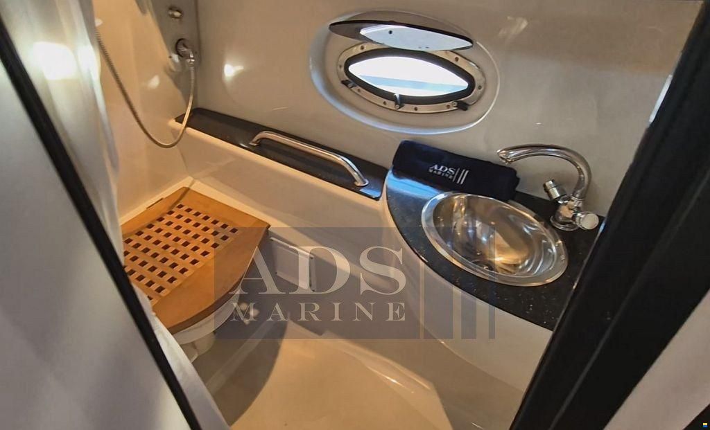 Crownline 320CR