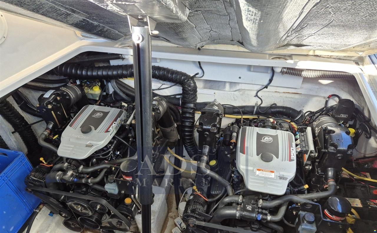 Crownline 320CR