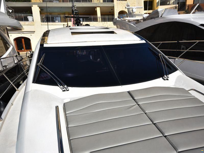 Sunseeker Predator 52