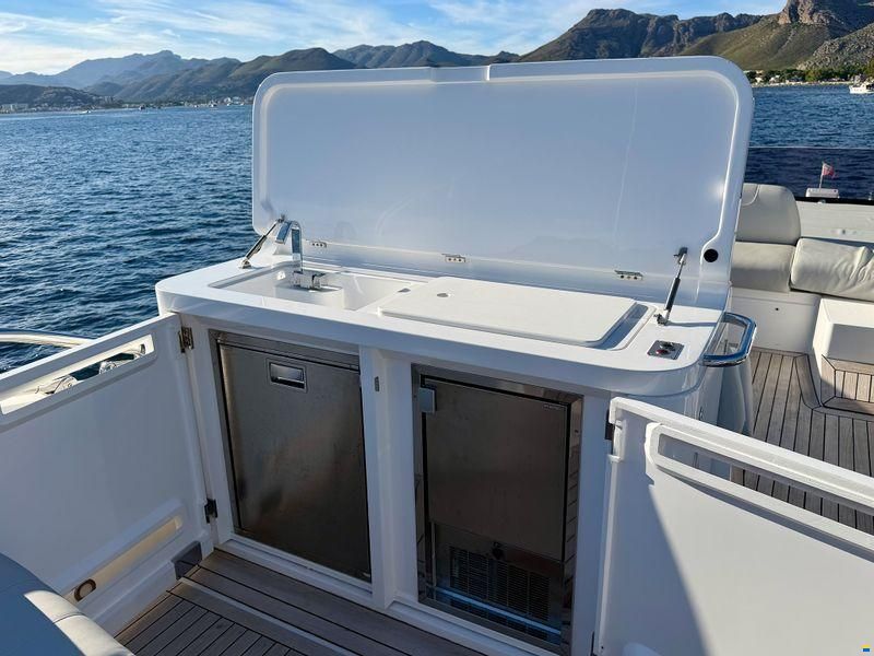 Sunseeker Manhattan 55