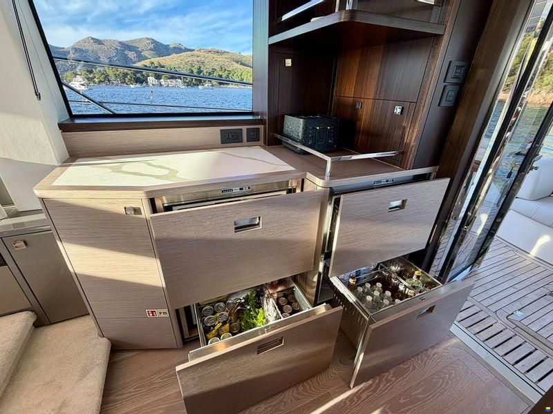 Sunseeker Manhattan 55