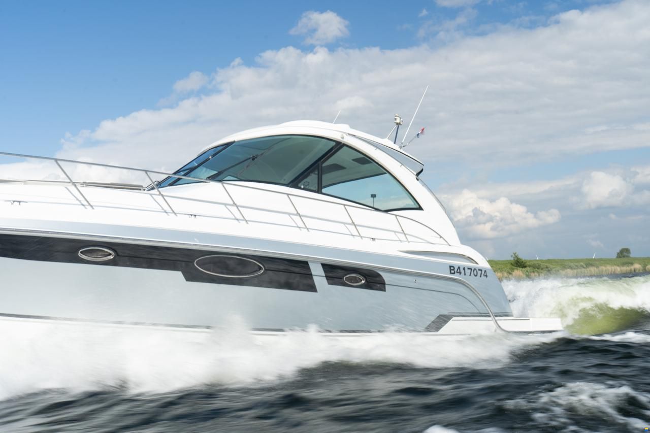Formula 45 Yacht