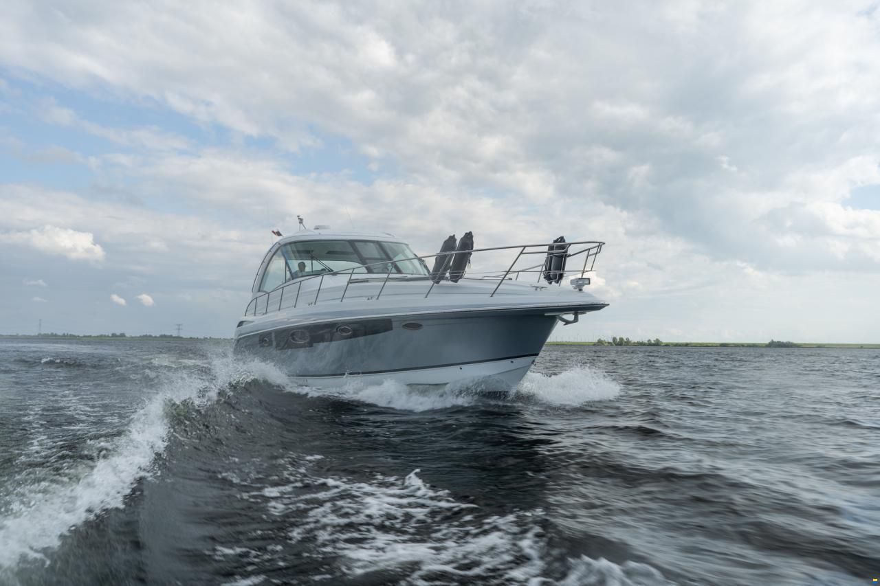 Formula 45 Yacht