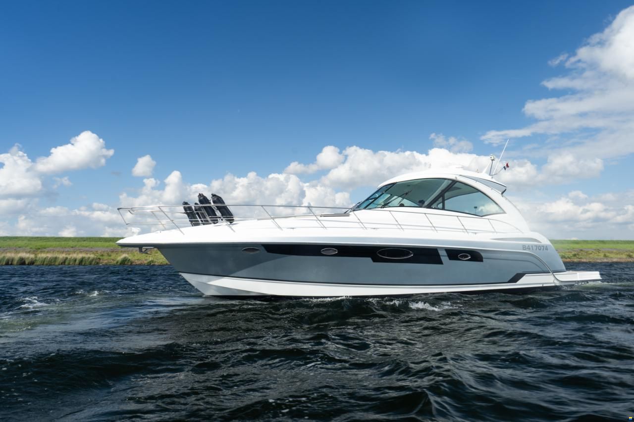 Formula 45 Yacht