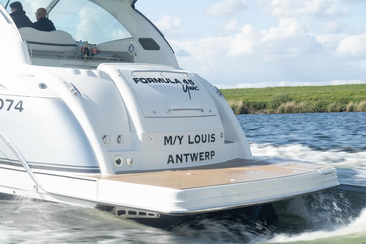 Formula 45 Yacht