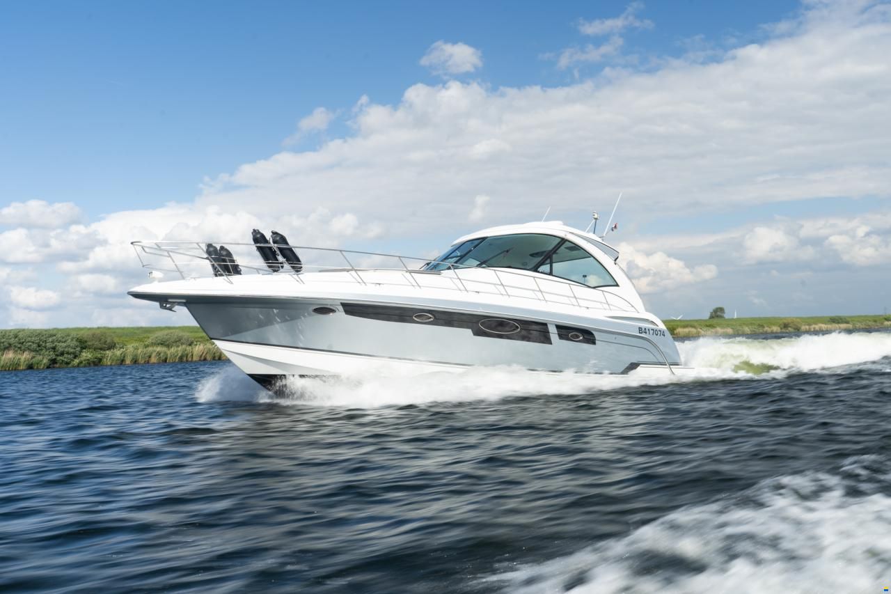 Formula 45 Yacht