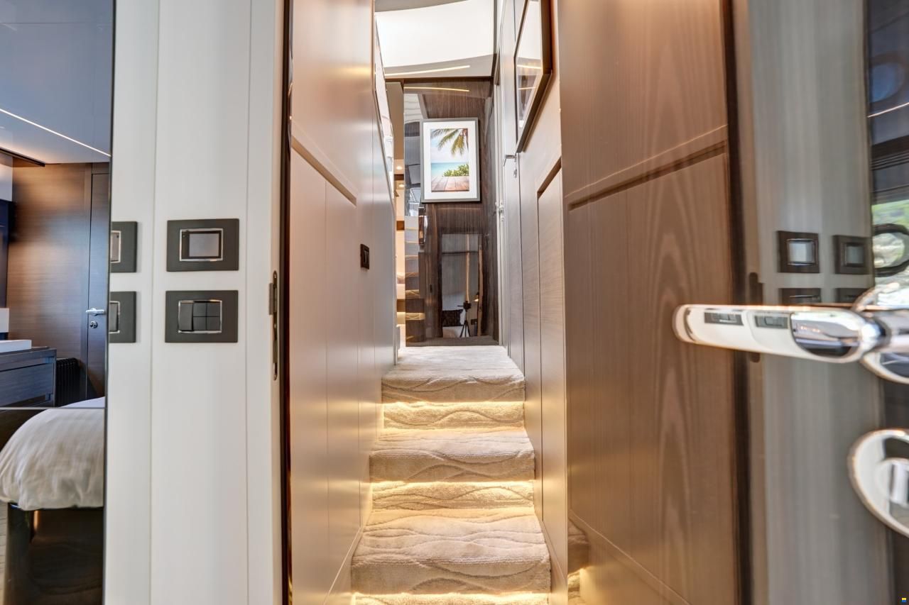 Azimut S8