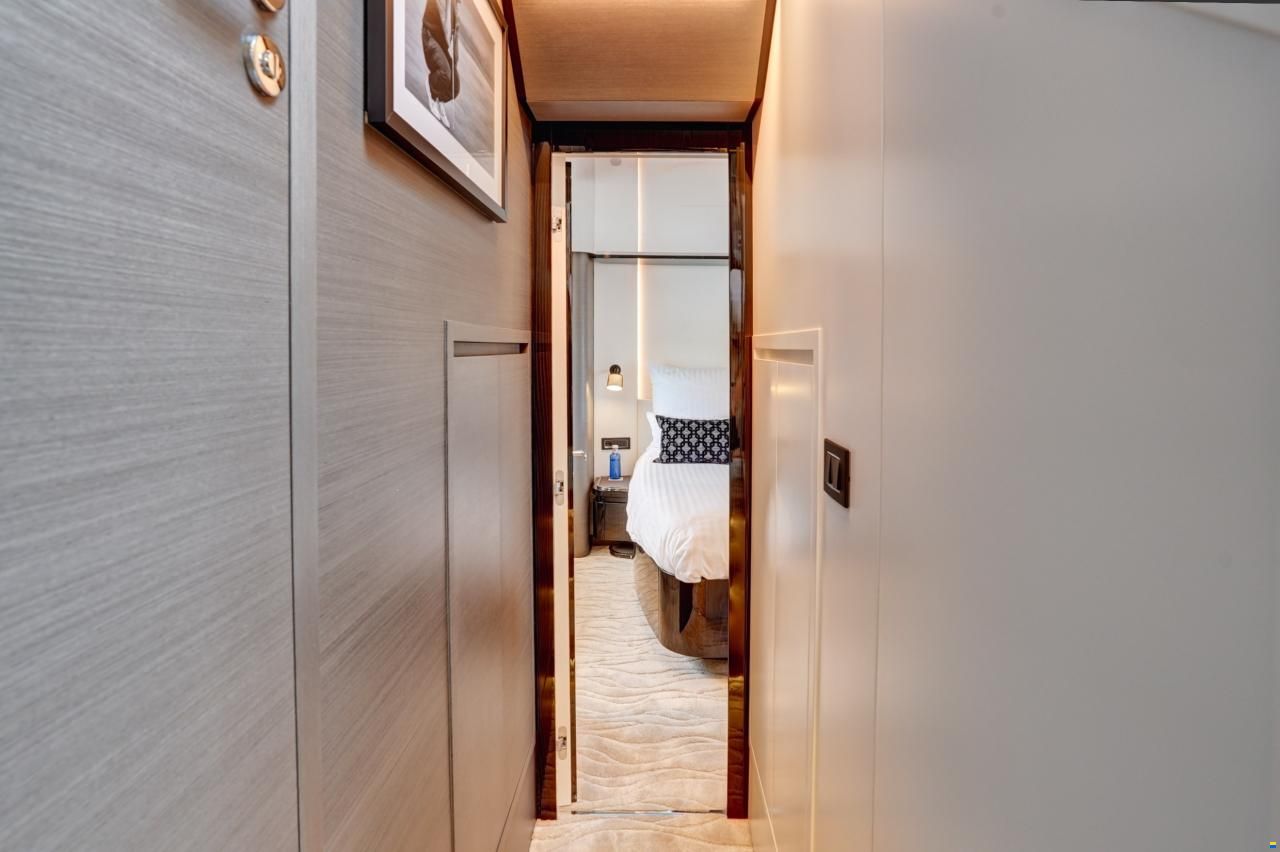 Azimut S8