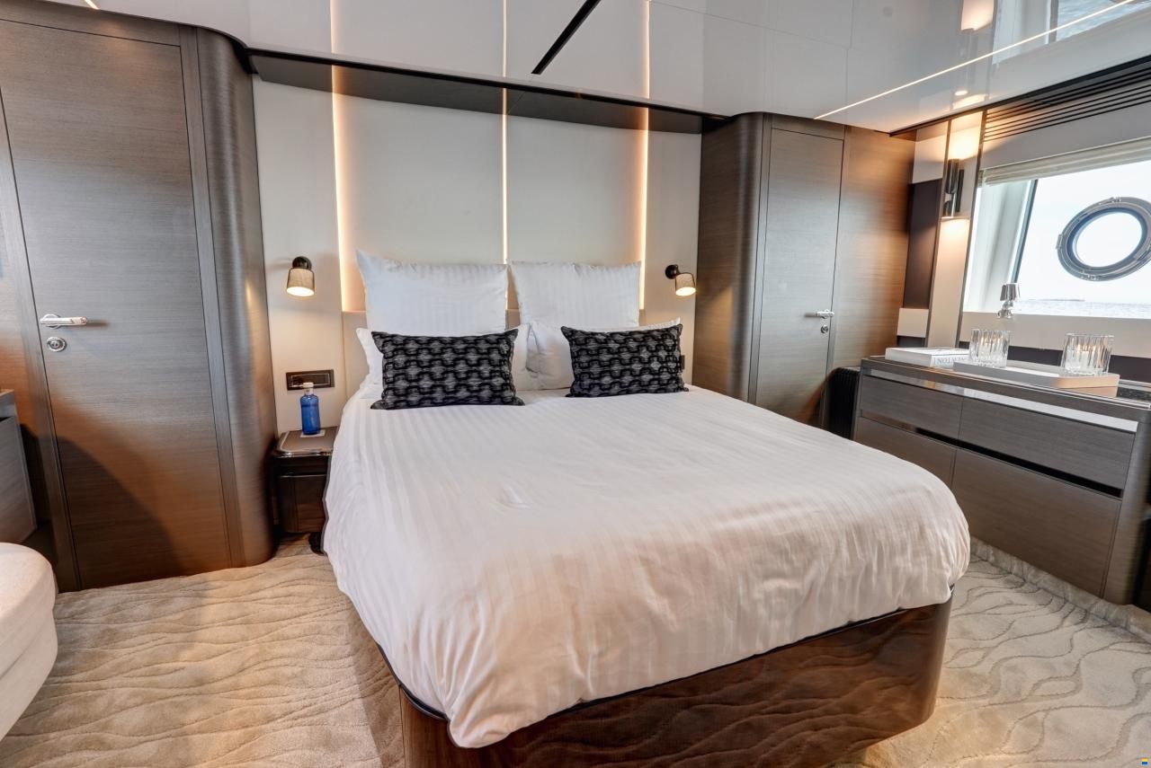 Azimut S8