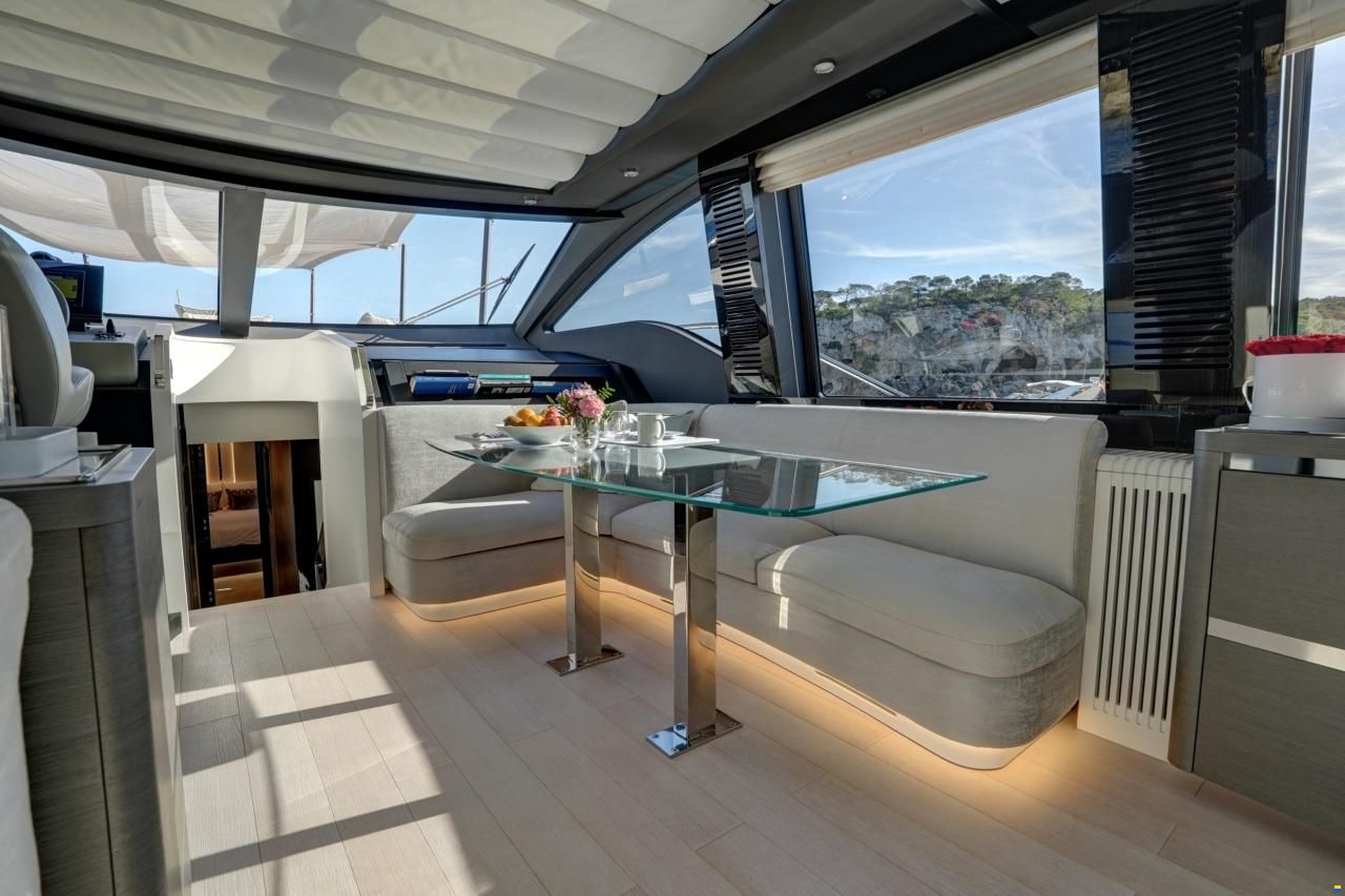 Azimut S8