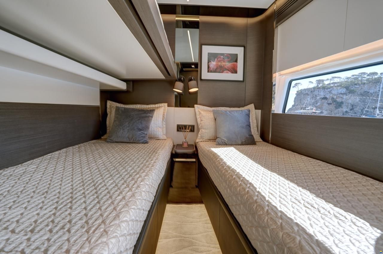 Azimut S8