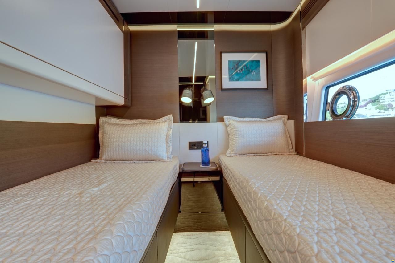 Azimut S8