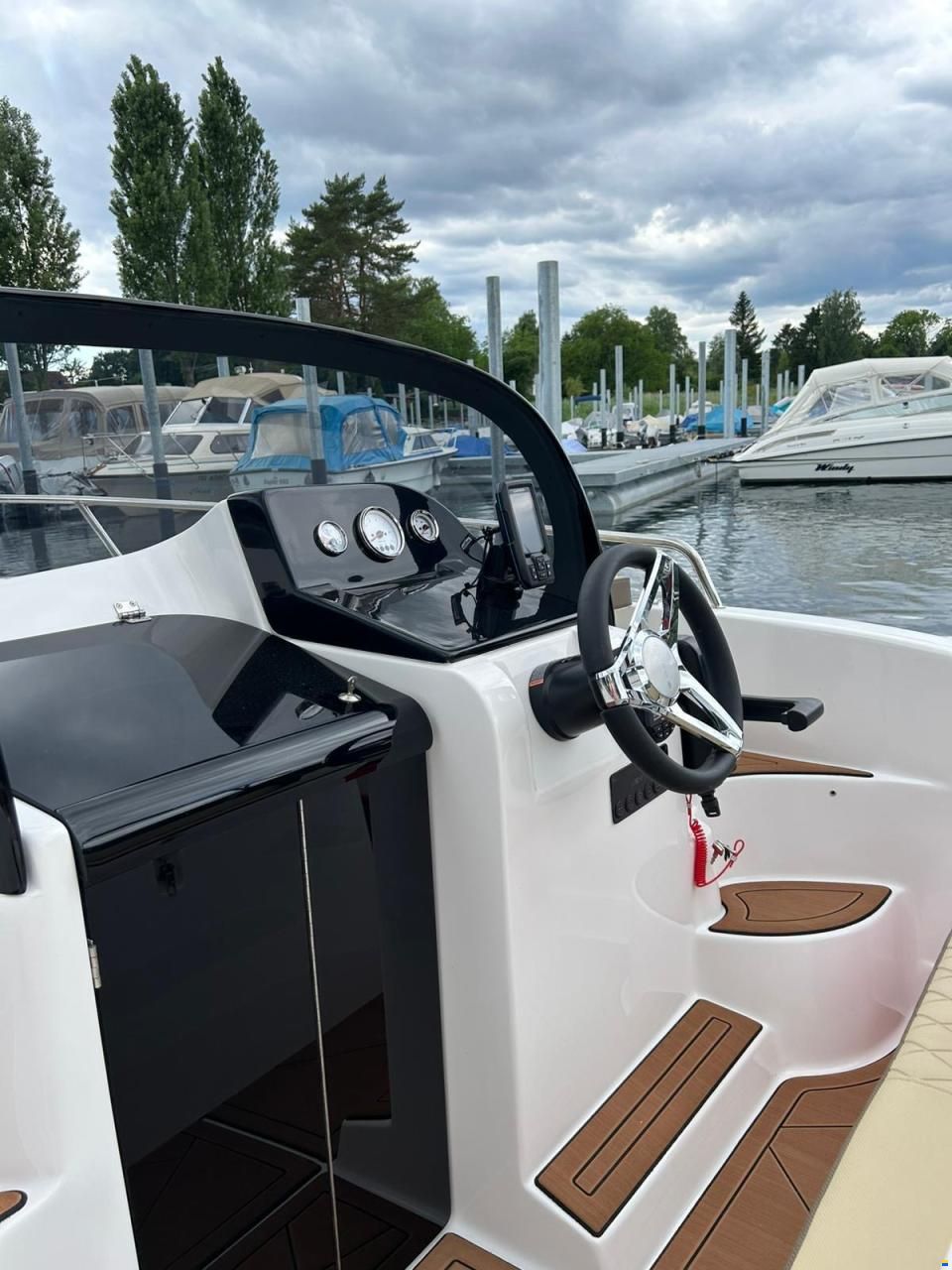 Nireus Omega 53 Elegance