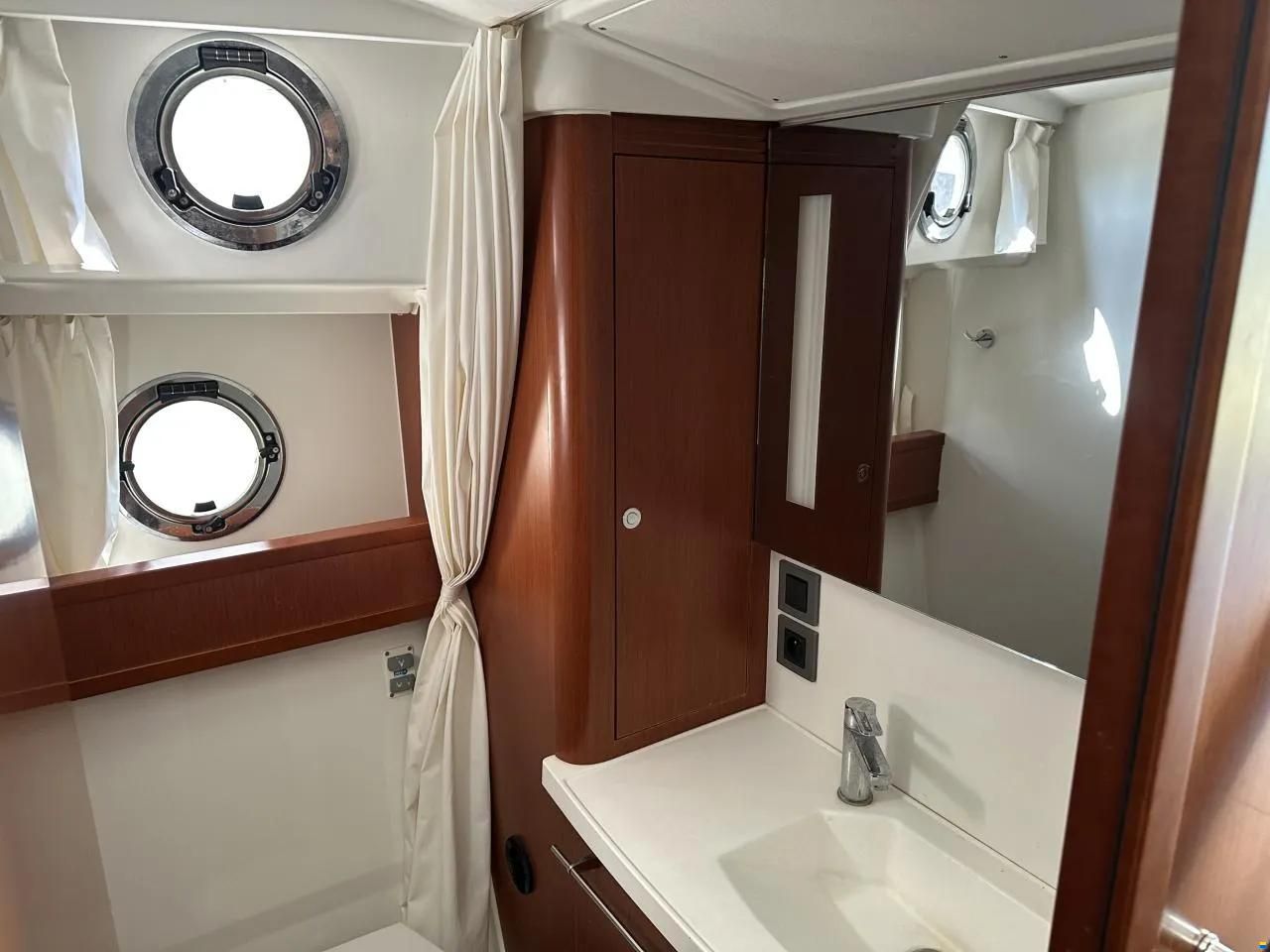 Beneteau Swift Trawler 44