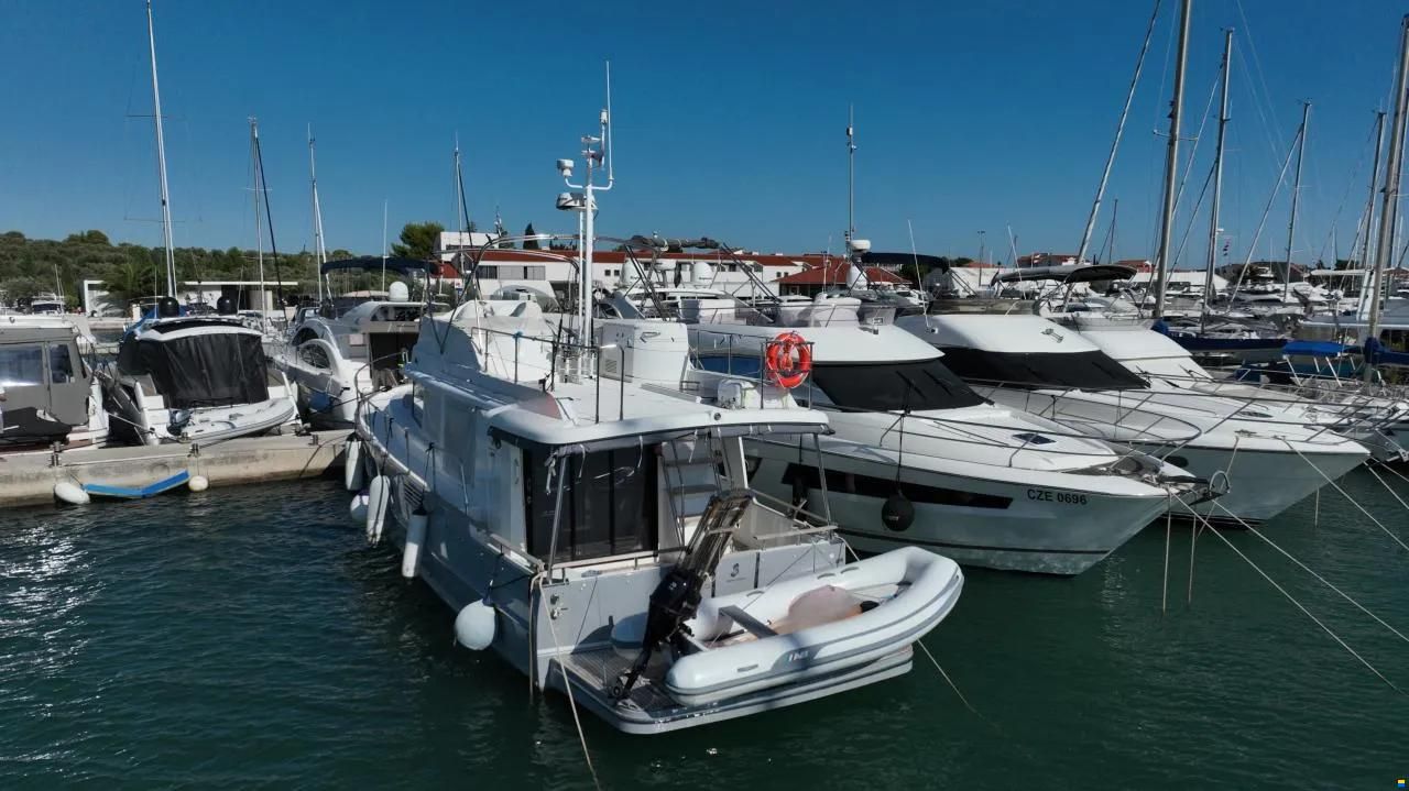 Beneteau Swift Trawler 44