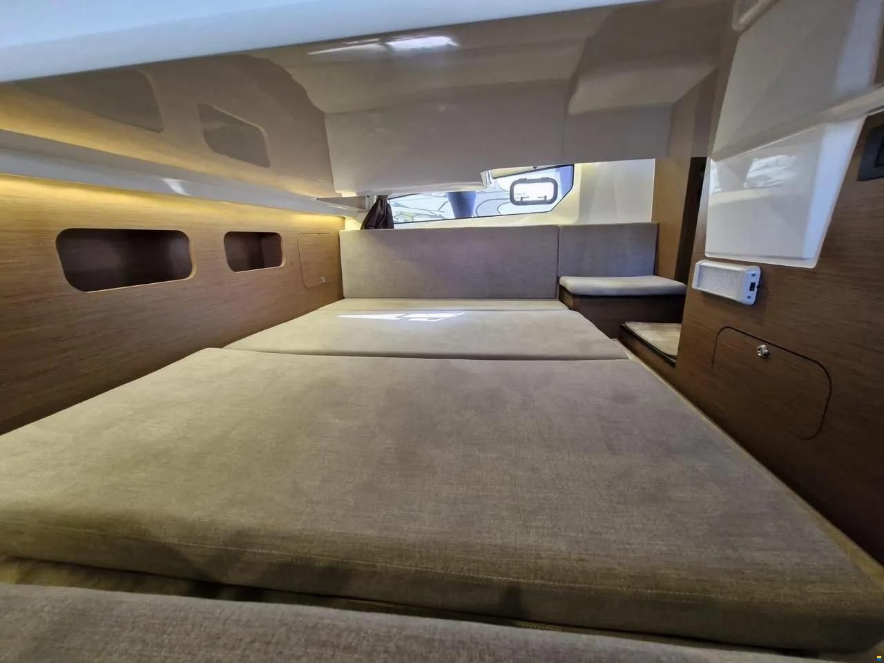 Beneteau Antares 11 Fly