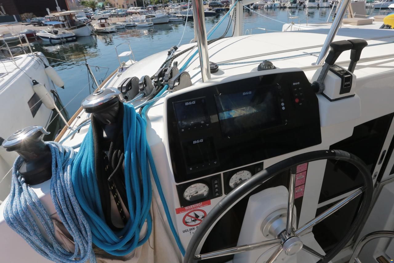 Lagoon 380