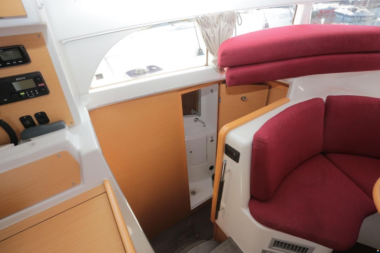 Lagoon 380