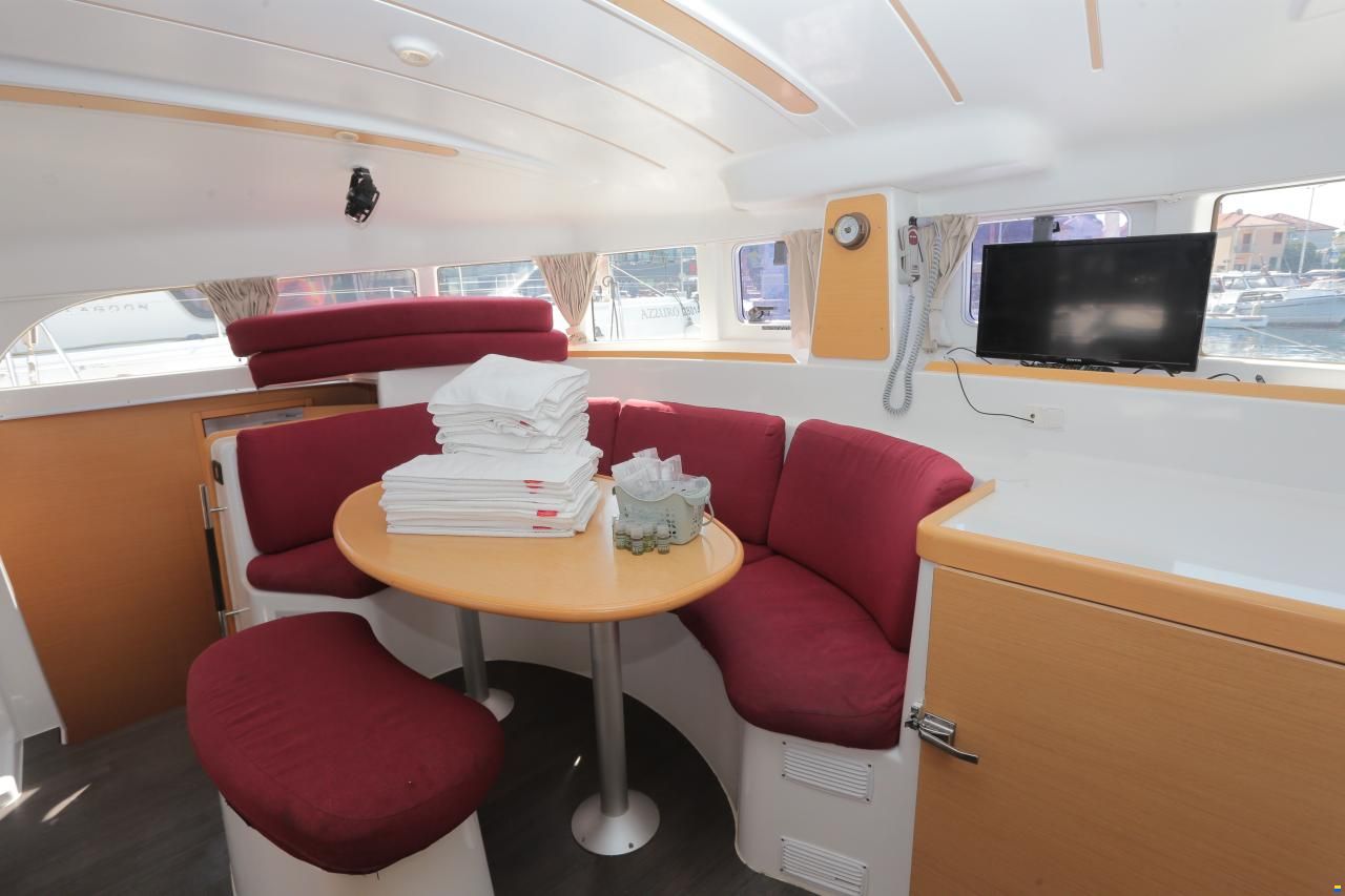 Lagoon 380