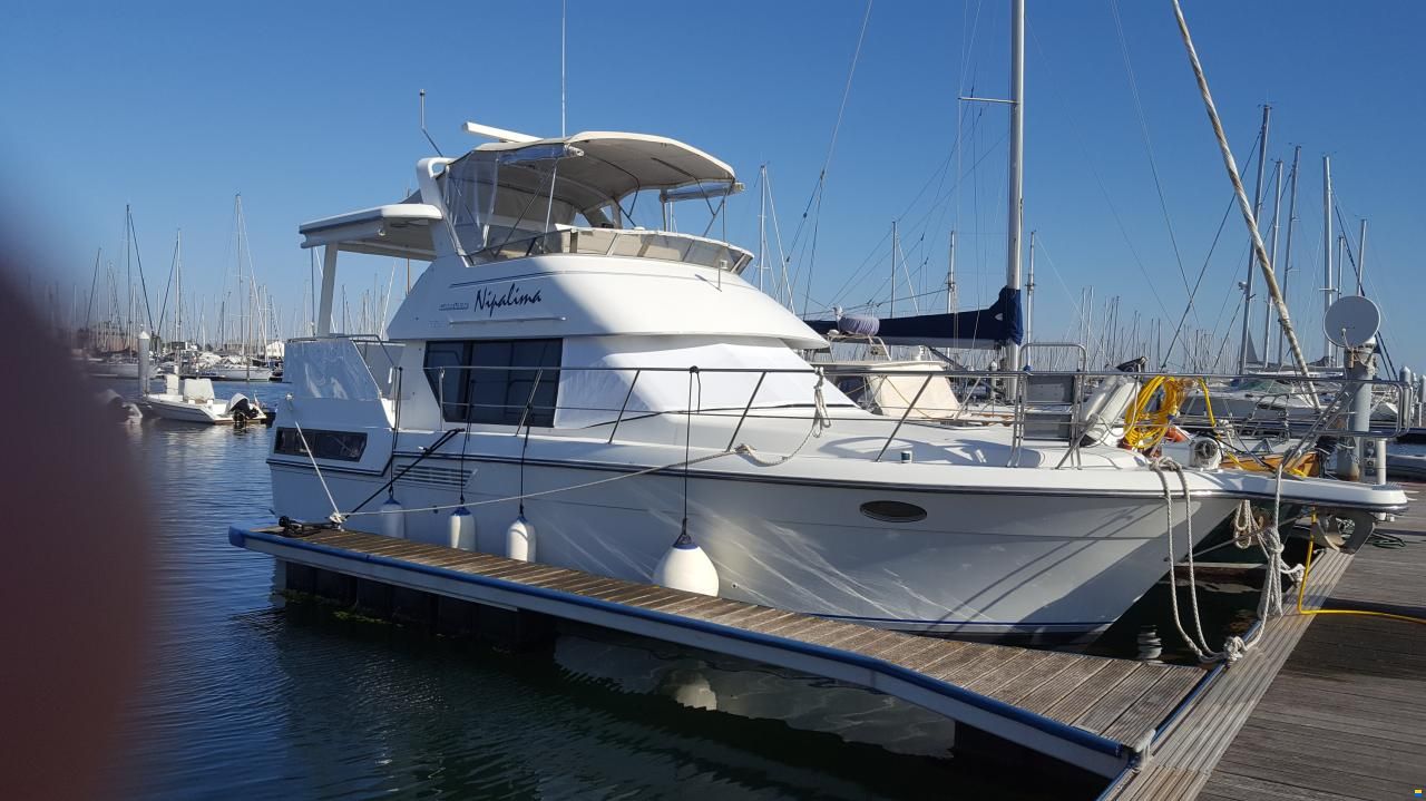 Carver 33 AFT Fly