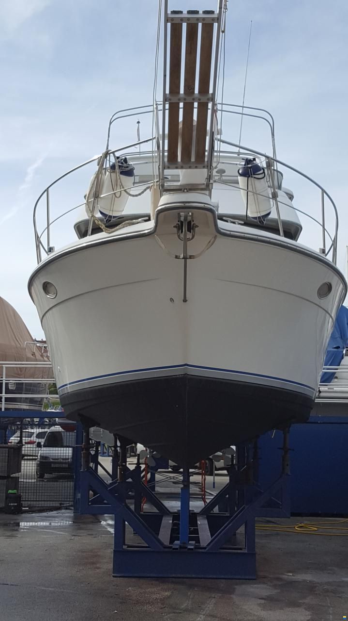 Carver 33 AFT Fly