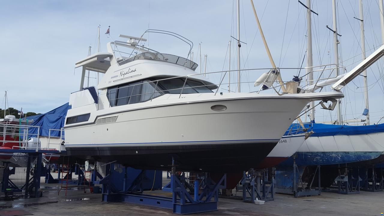 Carver 33 AFT Fly