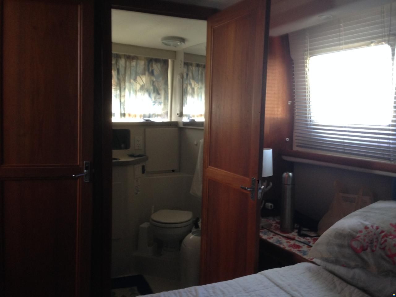 Carver 33 AFT Fly