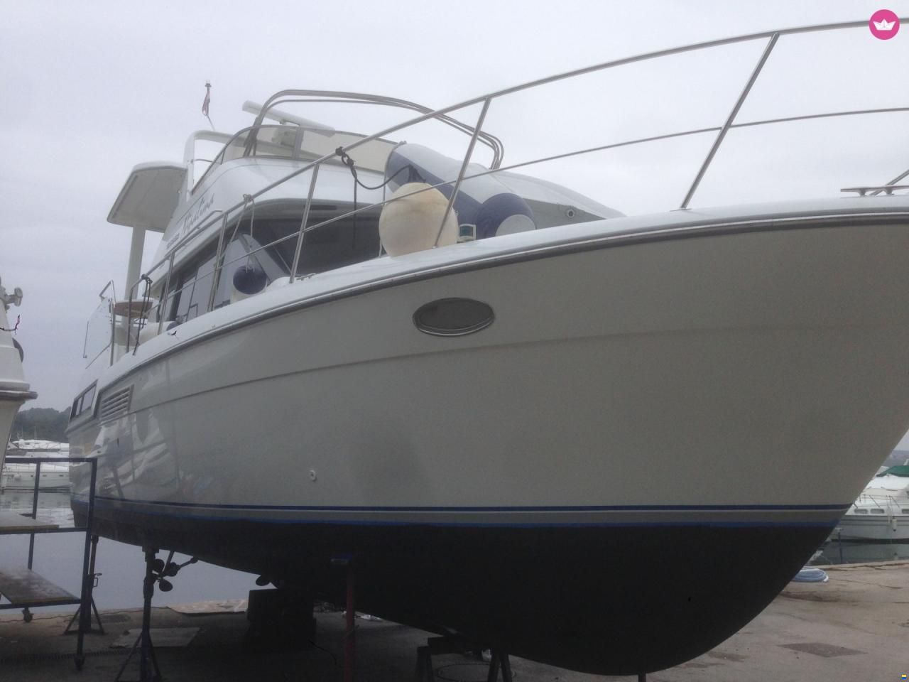 Carver 33 AFT Fly