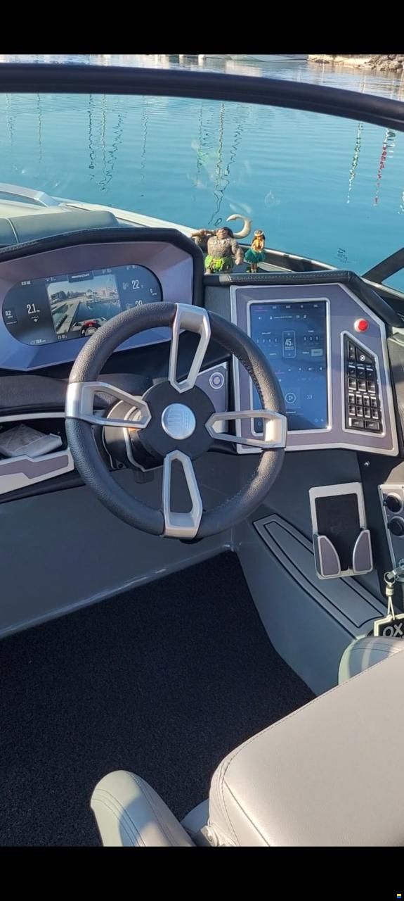 MasterCraft X24 | 2022 | Black & Grey