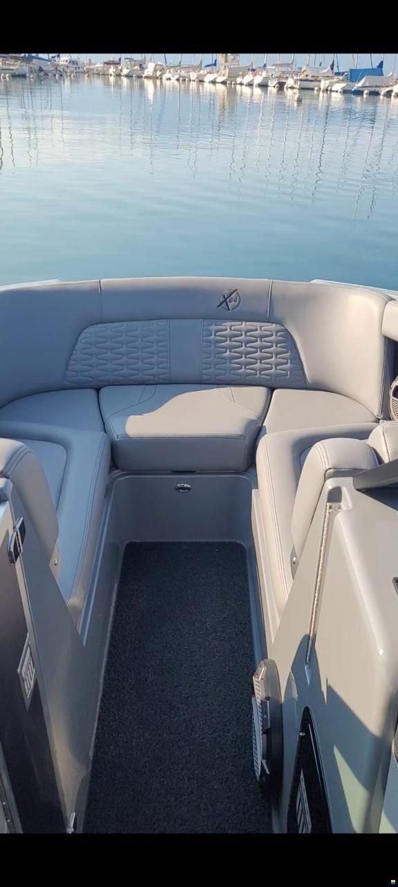 MasterCraft X24 | 2022 | Black & Grey