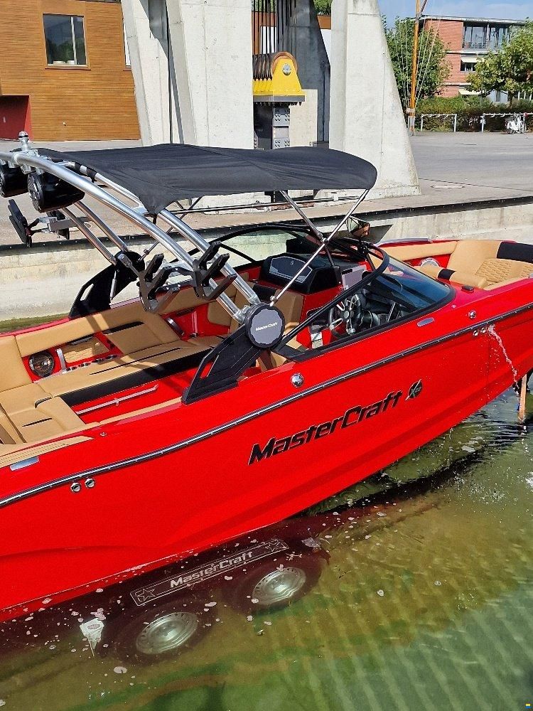 MasterCraft X22 | 2022 | red-int.beige