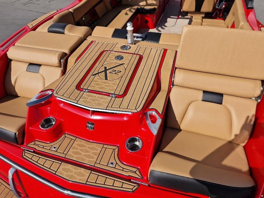 MasterCraft X22 | 2022 | red-int.beige