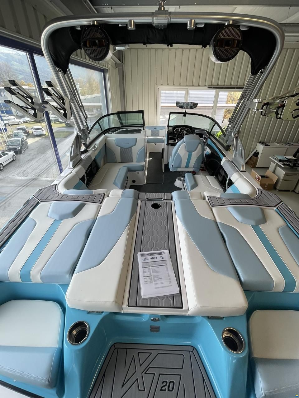 MasterCraft XT20 | 2023 | White & Blue