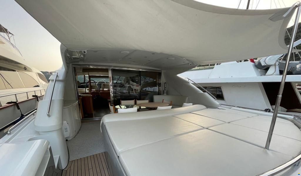Pershing 76