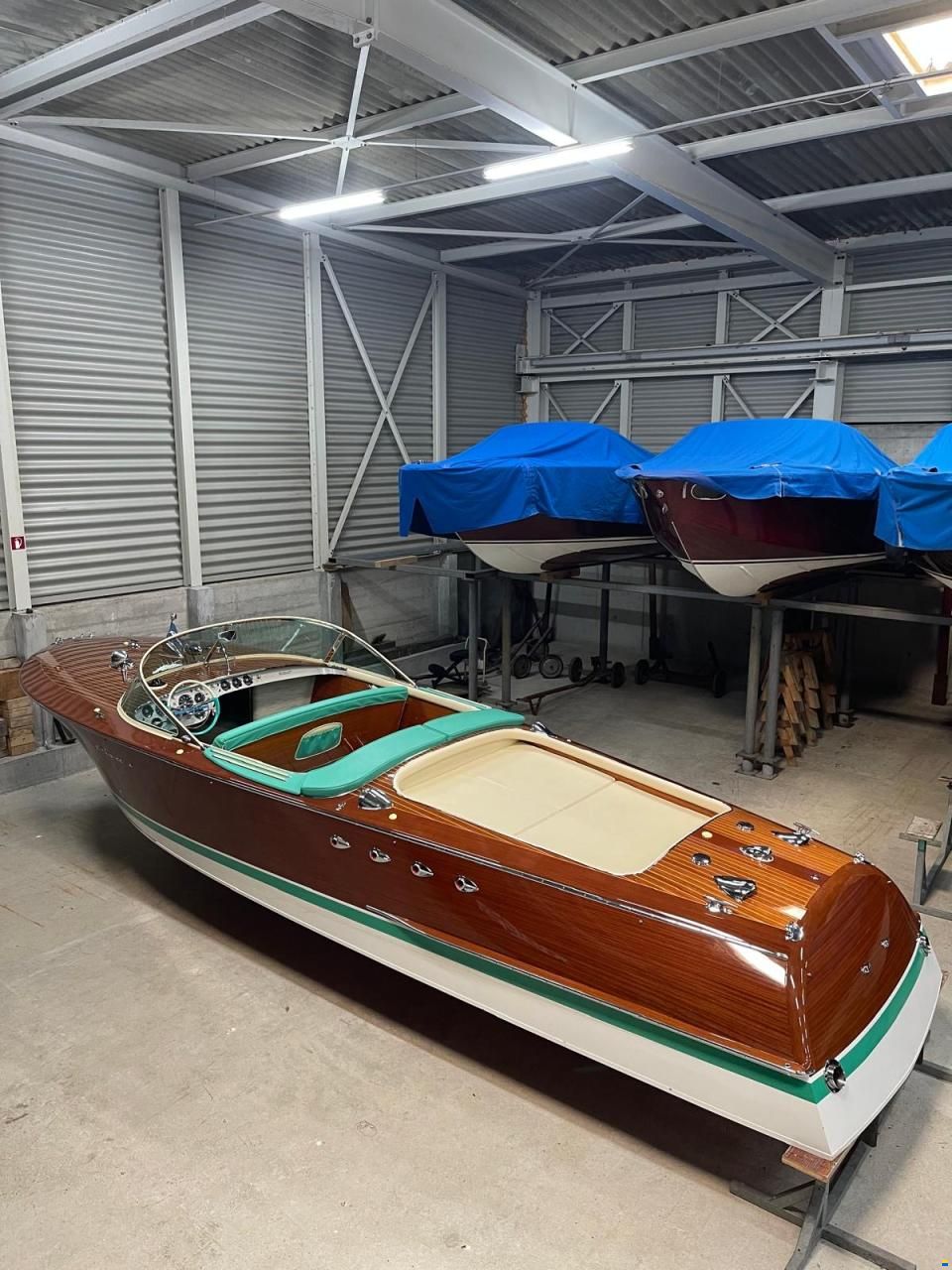 Riva Triton