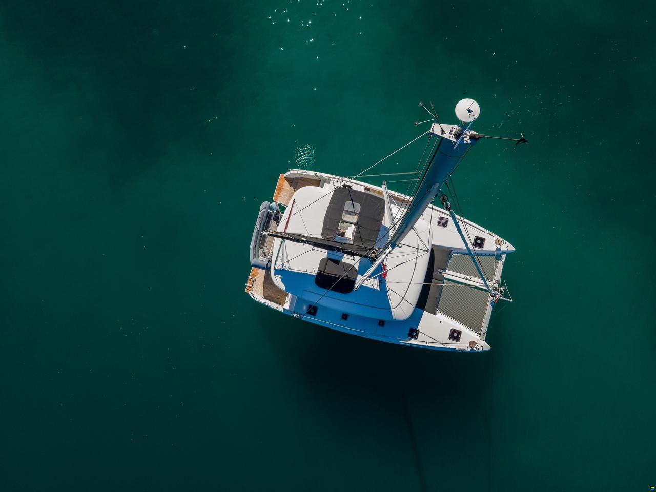 Lagoon 42 (3 cabins)