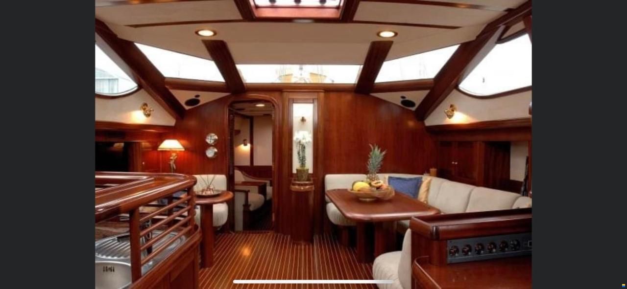 Lagoon Royal Pilot Saloon 65