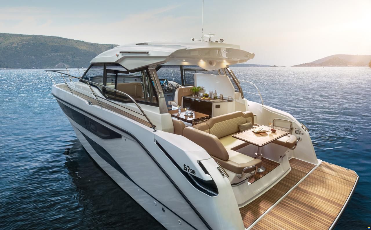 Bavaria SR38 HT Inkl. kostenloser Liegeplatz am