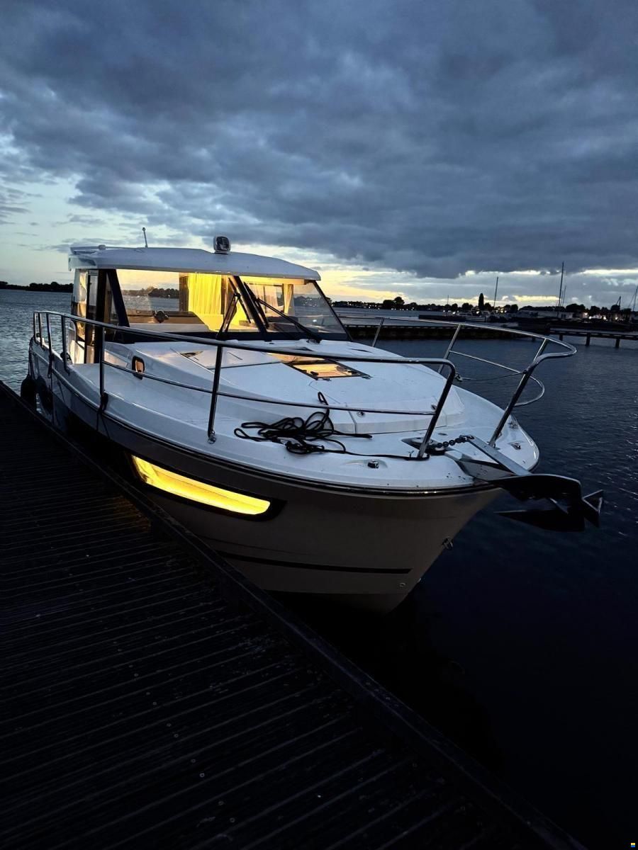 Jeanneau Merry Fisher 1095 Coup&eacute; Hardtop