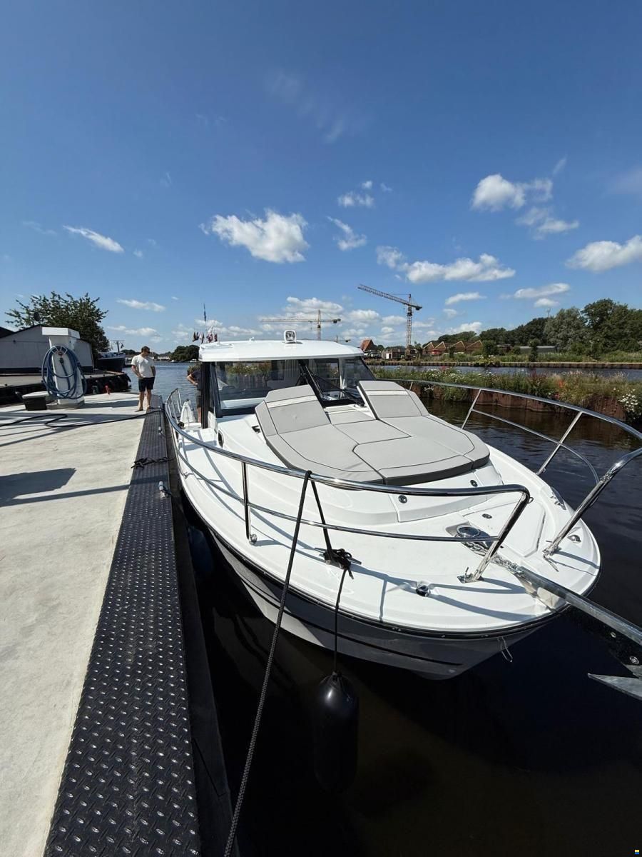 Jeanneau Merry Fisher 1095 Coup&eacute; Hardtop