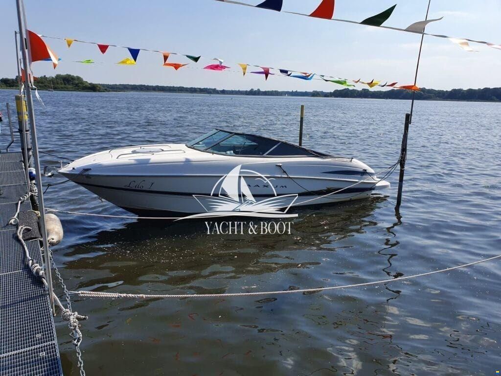 Maxum 2400 SCR