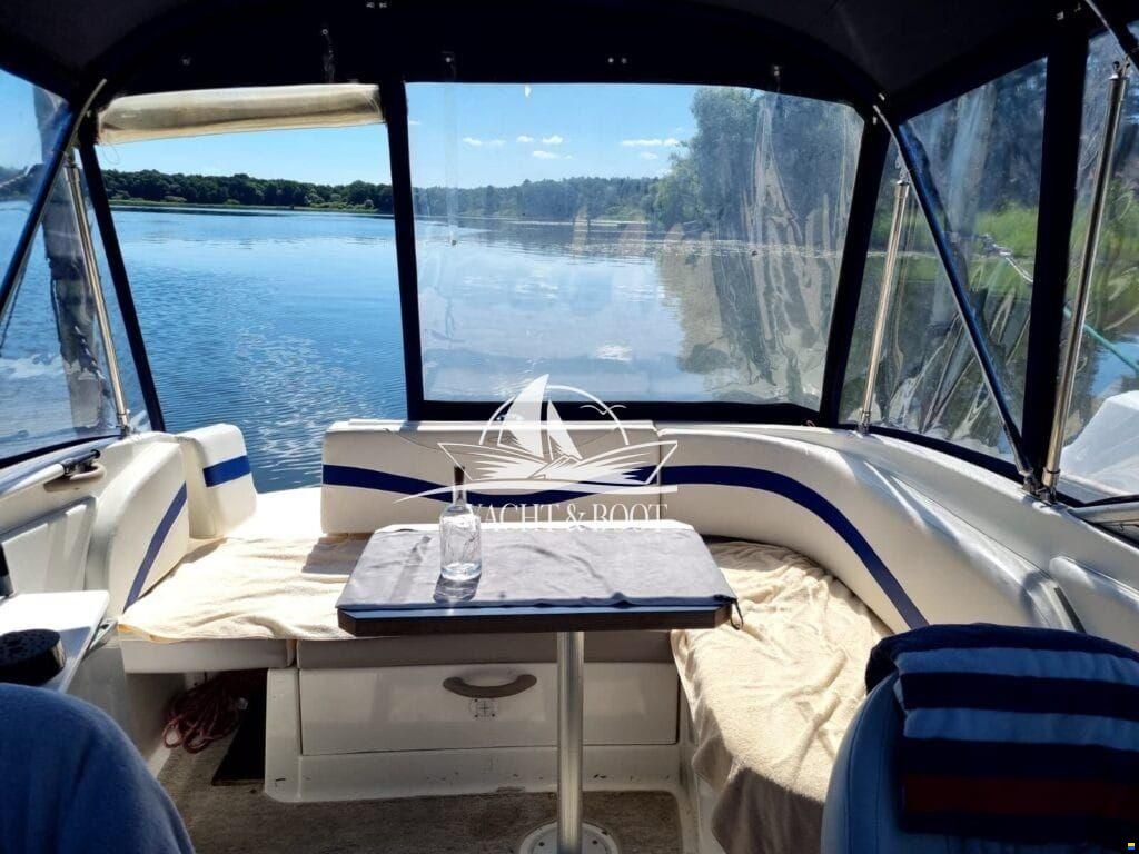 Maxum 2400 SCR