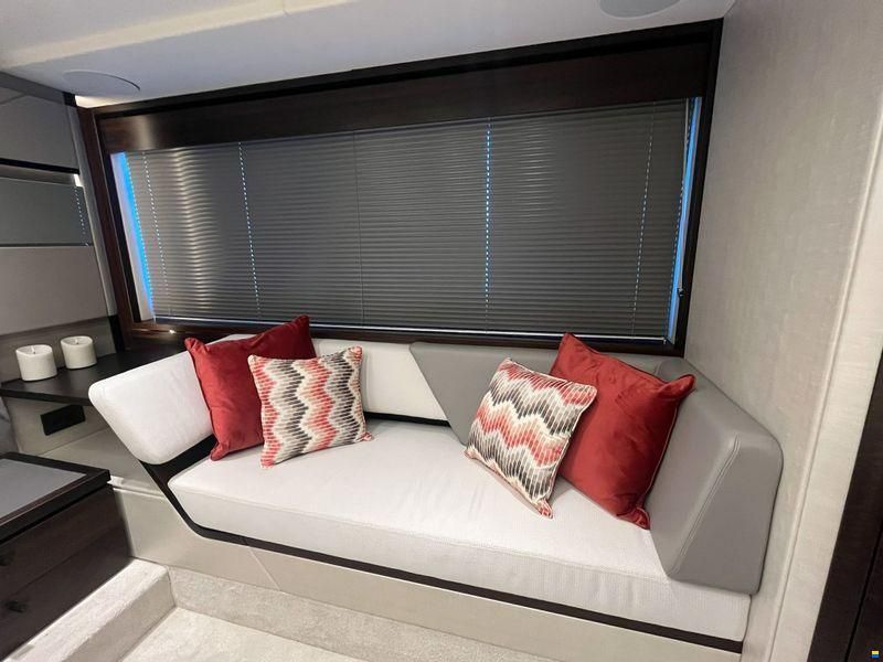 Sunseeker Predator 74 XPS