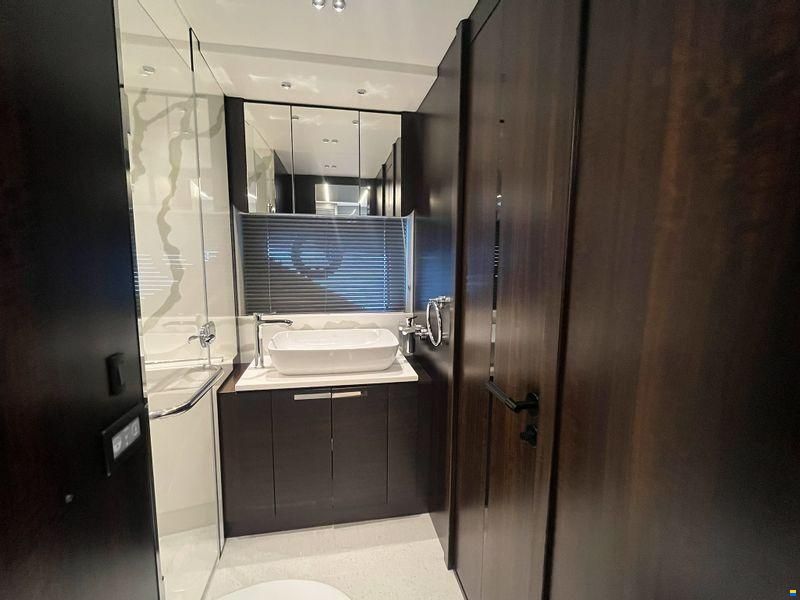 Sunseeker Predator 74 XPS