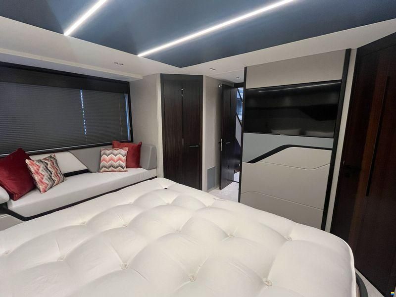 Sunseeker Predator 74 XPS